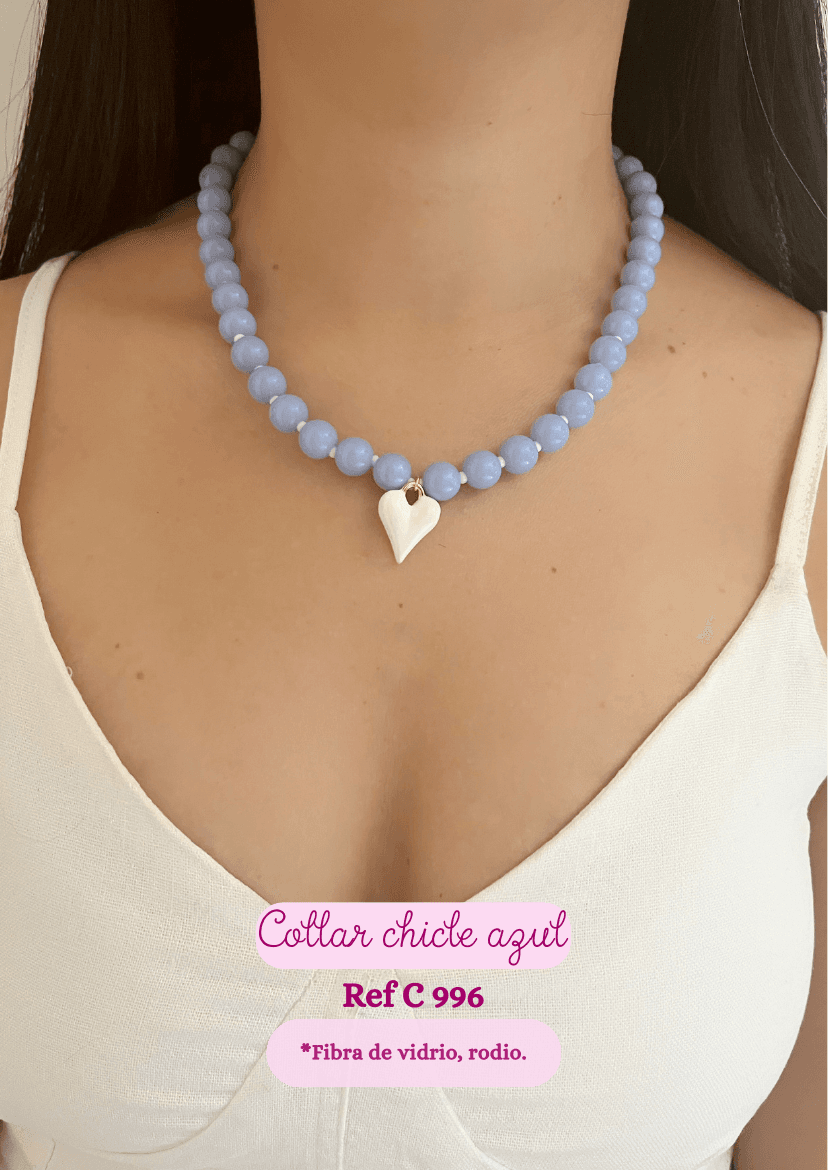 Collar chicle azul